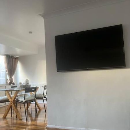Home In Basildon, Essex المظهر الخارجي الصورة