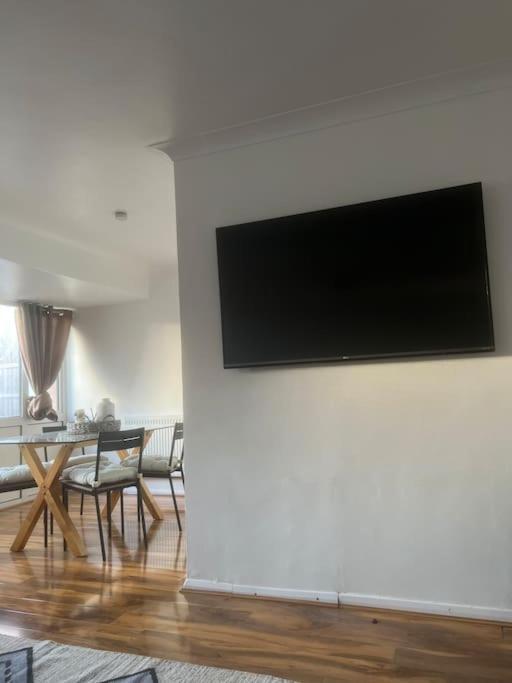 Home In Basildon, Essex المظهر الخارجي الصورة